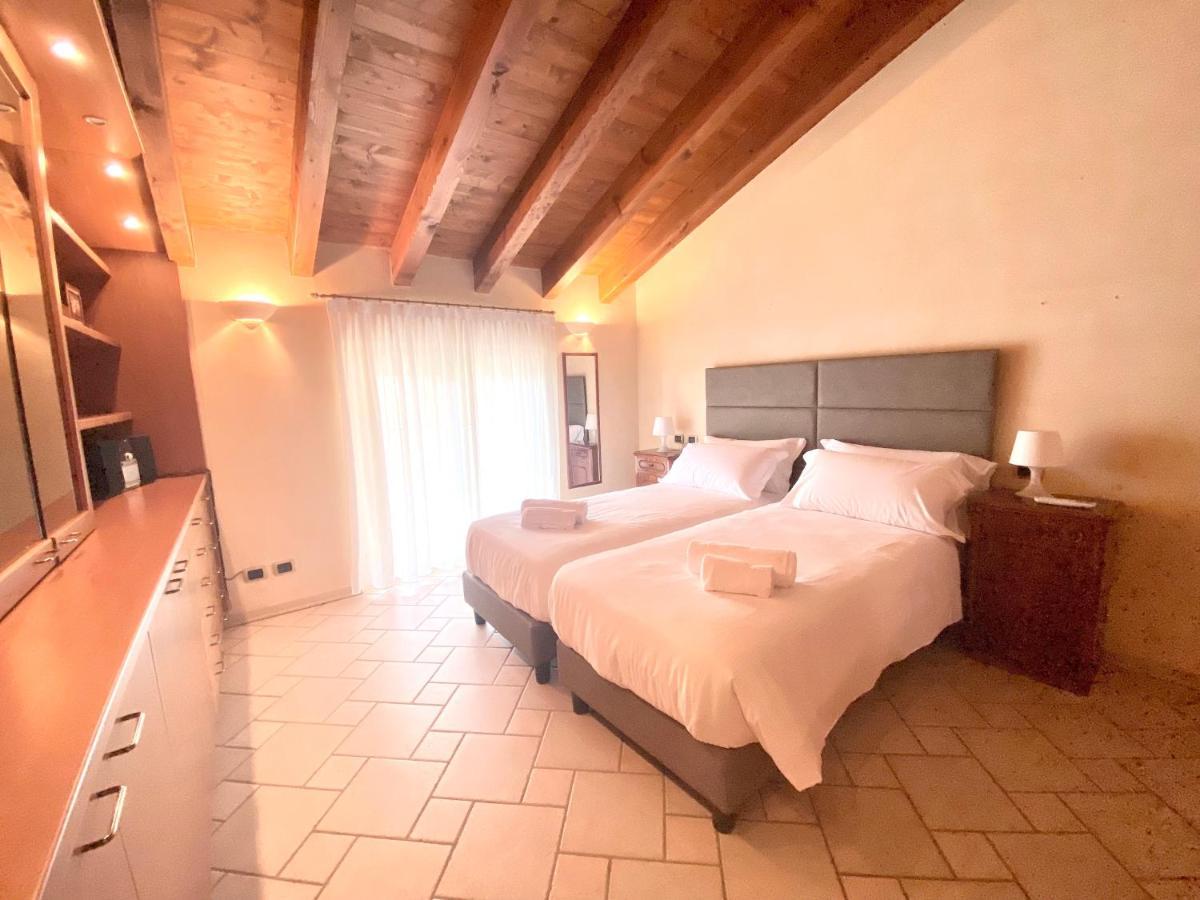 Residence Corte Ferrari -Ciao Vacanze- Moniga del Garda Zewnętrze zdjęcie
